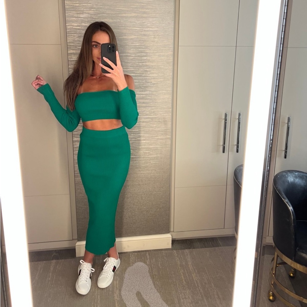 Green Skirt Set
